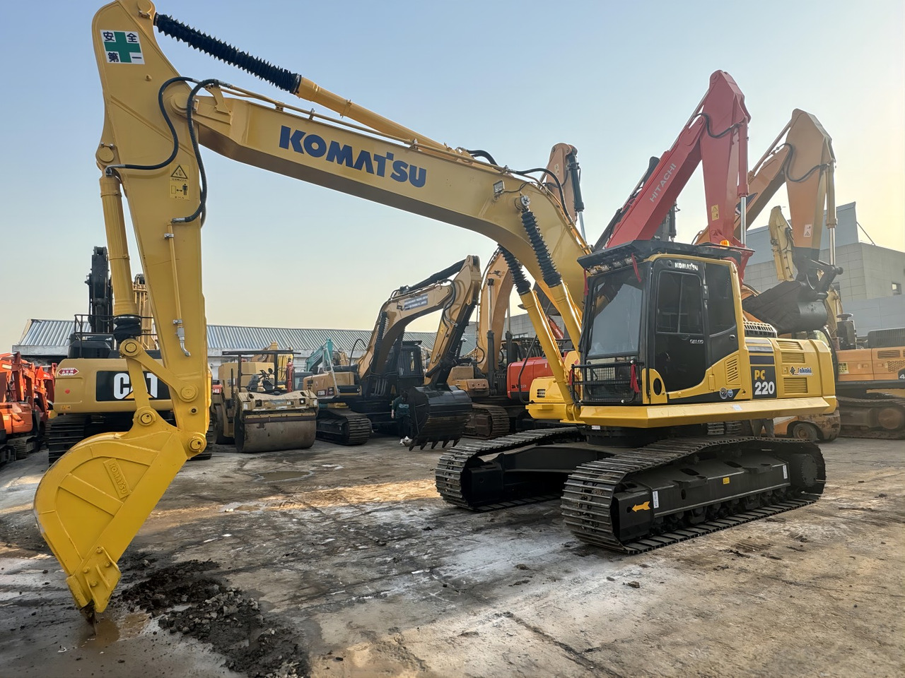 Komatsu PC220 PC210 PC200 Komatsu Crawler Hight Quality Used Excavator - Escavadora de rastos: foto 5 Komatsu PC220 PC210 PC200 Komatsu Crawler Hight Quality Used Excavator - Escavadora de rastos: foto 5