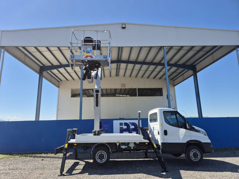 Iveco 35-140 Oil & Steel Snake 189 - Caminhão, Caminhão grua: foto 4 Iveco 35-140 Oil & Steel Snake 189 - Caminhão, Caminhão grua: foto 4
