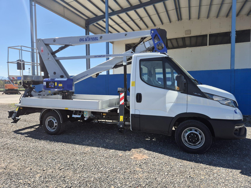 Iveco 35-140 Oil & Steel Snake 189 - Caminhão, Caminhão grua: foto 2 Iveco 35-140 Oil & Steel Snake 189 - Caminhão, Caminhão grua: foto 2