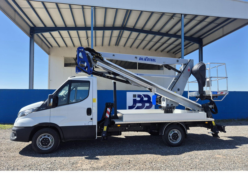 Iveco 35-140 Oil & Steel Snake 189 - Caminhão, Caminhão grua: foto 1 Iveco 35-140 Oil & Steel Snake 189 - Caminhão, Caminhão grua: foto 1