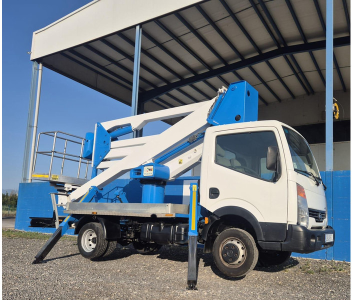 Nissan CABSTAR 35.12 SOCAGE DA320 - Caminhão, Caminhão grua: foto 3 Nissan CABSTAR 35.12 SOCAGE DA320 - Caminhão, Caminhão grua: foto 3
