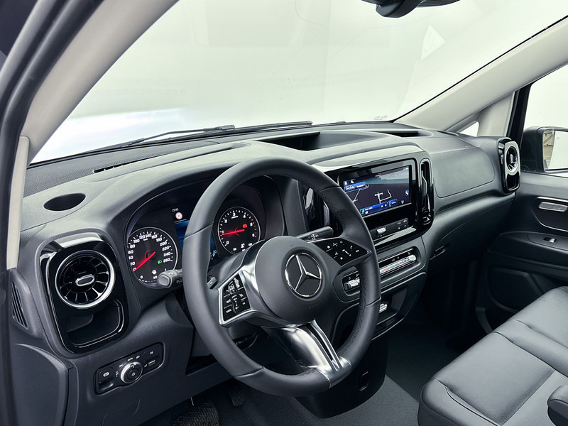 Fotografia de interior 1: Furgão Mercedes-Benz Vito 116 CDI L2 Select NIEUW Direct Leverbaar Multibeam LED Grafietgrijs Navigatie Trekhaak Achteruitrijcamera Cruise Control