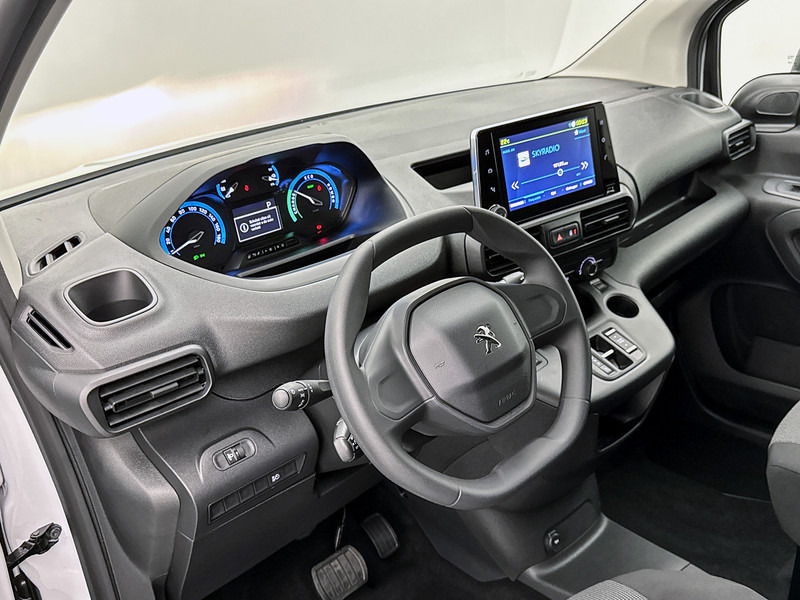 Peugeot e-Partner 136 L1 50 kWh Achteruitrijcamera Cruise Control Volledig elektrisch - Furgão compacto, Carrinha elétrica: foto 5 Peugeot e-Partner 136 L1 50 kWh Achteruitrijcamera Cruise Control Volledig elektrisch - Furgão compacto, Carrinha elétrica: foto 5