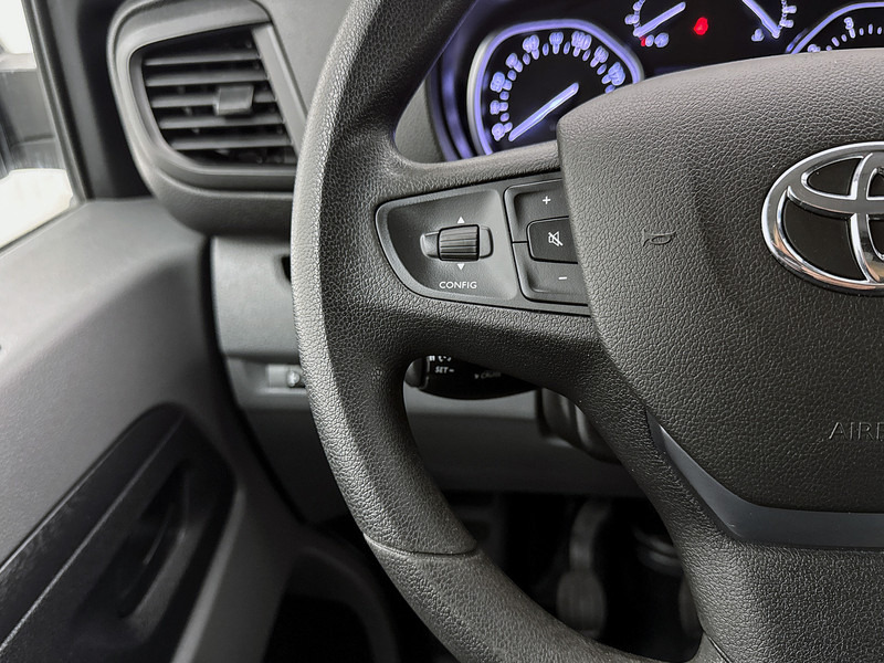 Furgão compacto Toyota ProAce Compact 1.5 D-4D Live Navigator Navigatie Cruise control Betimmering: foto 19 Furgão compacto Toyota ProAce Compact 1.5 D-4D Live Navigator Navigatie Cruise control Betimmering: foto 19