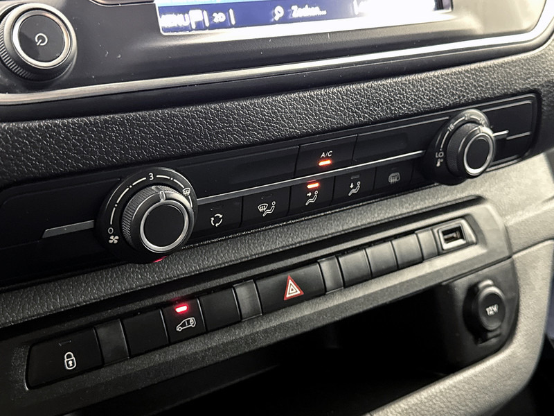 Furgão compacto Toyota ProAce Compact 1.5 D-4D Live Navigator Navigatie Cruise control Betimmering: foto 9 Furgão compacto Toyota ProAce Compact 1.5 D-4D Live Navigator Navigatie Cruise control Betimmering: foto 9