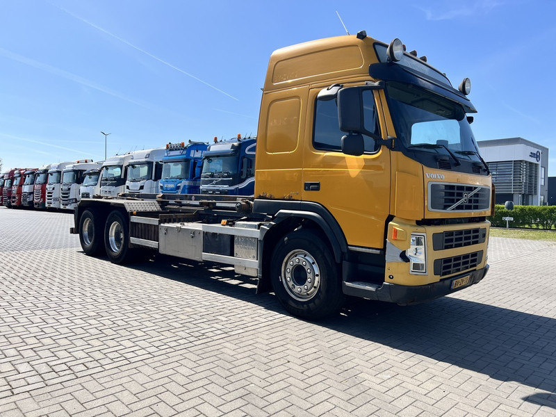 Volvo FM480 6X2 containersysteem Globetrotter / NCH systeem / 10 Tyres - Caminhão com sistema de cabo: foto 3 Volvo FM480 6X2 containersysteem Globetrotter / NCH systeem / 10 Tyres - Caminhão com sistema de cabo: foto 3