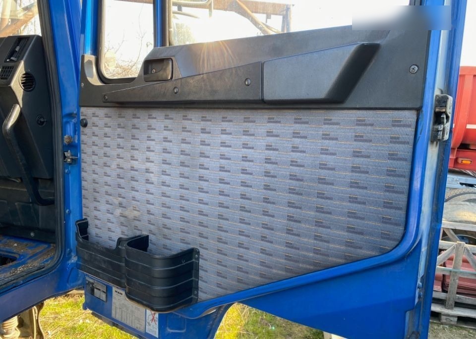 Cabine de Caminhão MAN SILENT , Model 1 / 2 / 3 , Dubla a completa MAN F2000: foto 12 Cabine de Caminhão MAN SILENT , Model 1 / 2 / 3 , Dubla a completa MAN F2000: foto 12