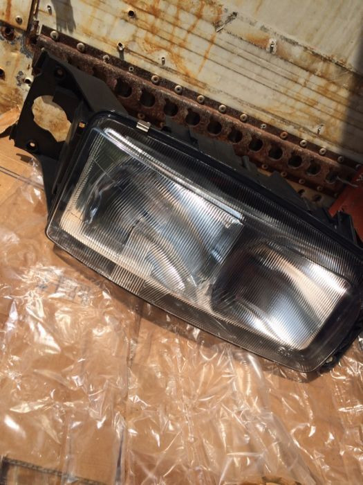 Renault DCI stanga/dreapta NOU - Farol dianteira de Caminhão: foto 1 Renault DCI stanga/dreapta NOU - Farol dianteira de Caminhão: foto 1