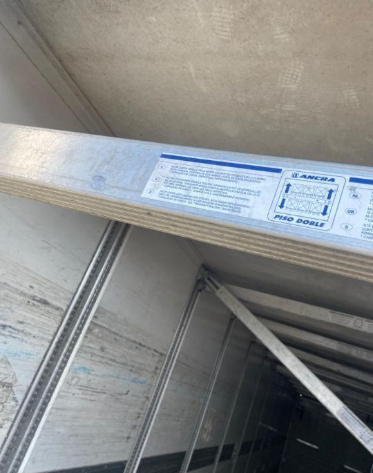 Semireboque frigorífico Sistem double deck dube frigorifice : Suporti laterali +bari: foto 8 Semireboque frigorífico Sistem double deck dube frigorifice : Suporti laterali +bari: foto 8