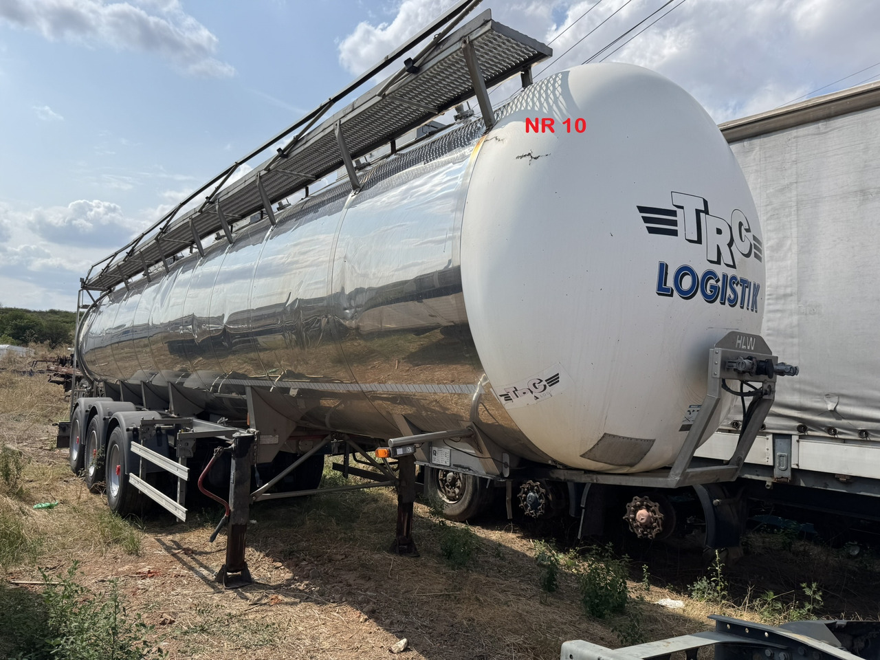 Transport lichide ALIMENTARE HLW STA 36 INOX ALIMENTAR AZOR AGRICULTURA - Semirreboque tanque: foto 1 Transport lichide ALIMENTARE HLW STA 36 INOX ALIMENTAR AZOR AGRICULTURA - Semirreboque tanque: foto 1