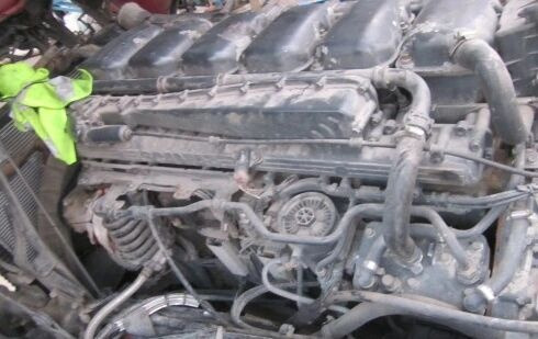 Scania R 340 KM EURO IV DC1210 truck - Motor de Caminhão: foto 1 Scania R 340 KM EURO IV DC1210 truck - Motor de Caminhão: foto 1