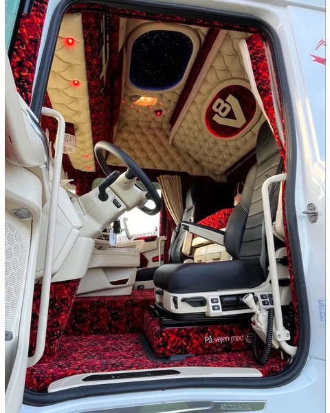 Scania R770 V8 NGS Special Interior. Only 110000 km. Air/ Air suspensiom. Hydr, system. - Tractor: foto 5 Scania R770 V8 NGS Special Interior. Only 110000 km. Air/ Air suspensiom. Hydr, system. - Tractor: foto 5