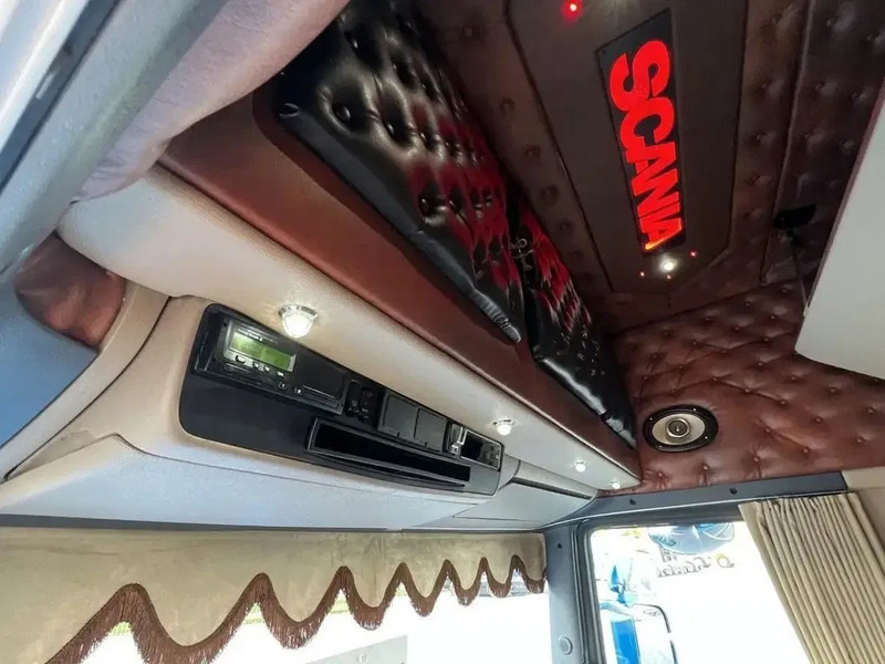 Tractor Scania T520 V8 Speciel interior. Air / Air suspension. Opticruise / Retarder .PTO on Engine and gearbox. New Hydr. system.: foto 13