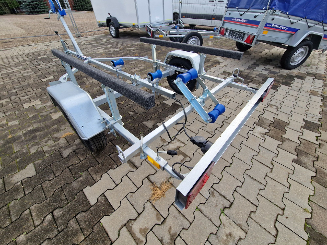 Nowa Przyczepa Podłodziowa ponton łódź 350 - 550cm Niewiadów P400 P415 - Reboque transporte de veículos: foto 2 Nowa Przyczepa Podłodziowa ponton łódź 350 - 550cm Niewiadów P400 P415 - Reboque transporte de veículos: foto 2