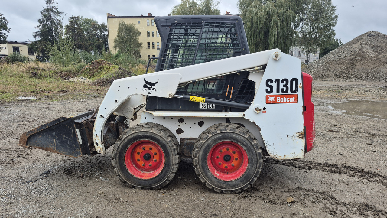 BOBCAT S130 - Mini carregadeira: foto 2 BOBCAT S130 - Mini carregadeira: foto 2