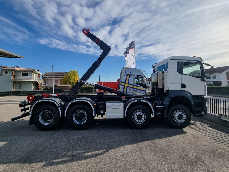 MAN TGS GANCIO SCARRABILE - NUOVO TGS 41.540 8x4 BB CH - Caminhão polibenne: foto 3 MAN TGS GANCIO SCARRABILE - NUOVO TGS 41.540 8x4 BB CH - Caminhão polibenne: foto 3