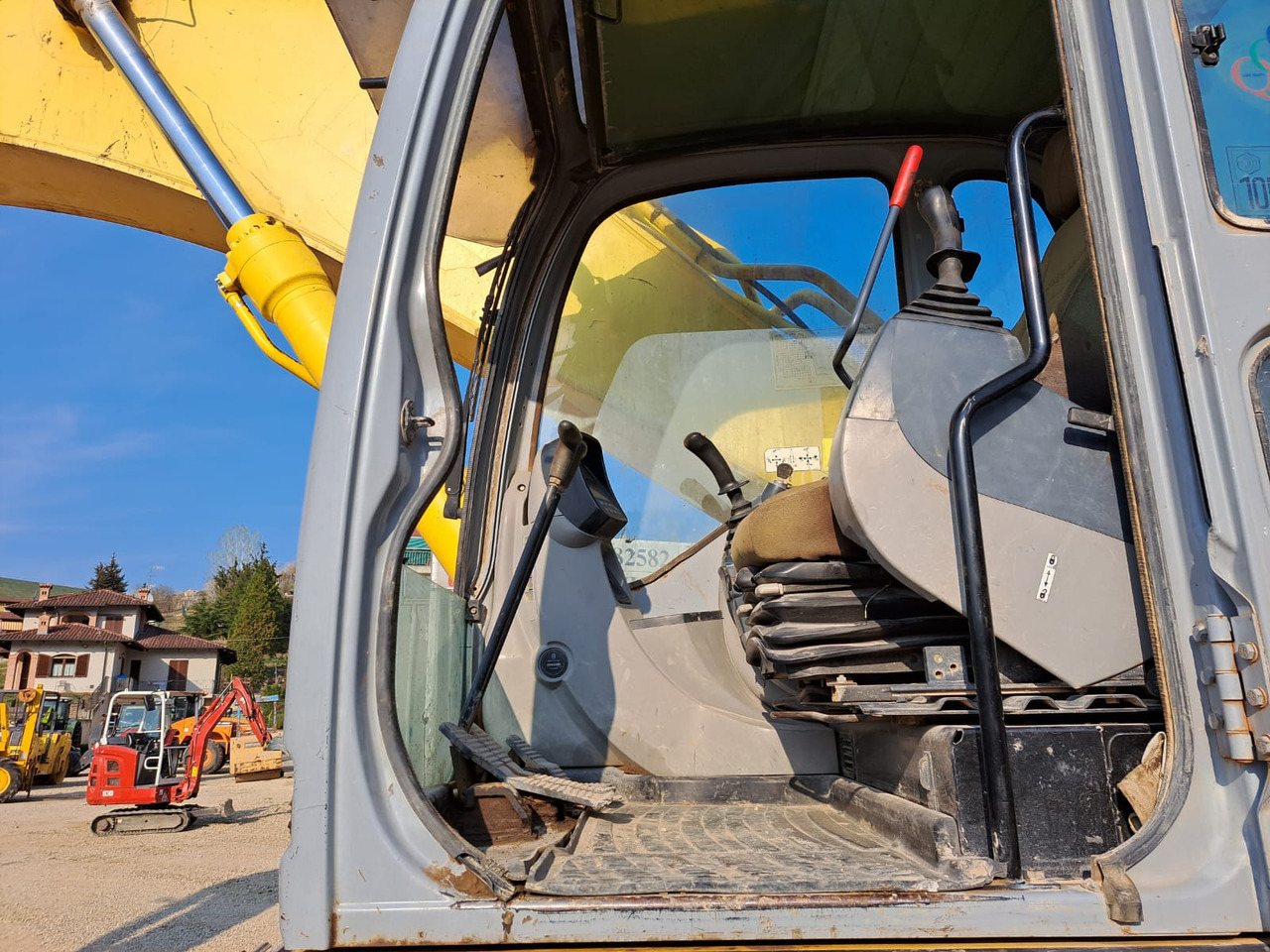 Escavadora de rastos NEW HOLLAND KOBELCO E385B: foto 8