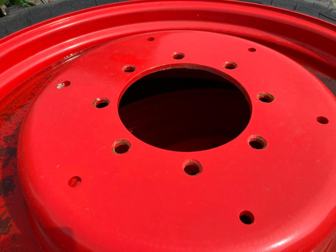 BKT 300/95R52 // 270/95R38 SPUR 1,50M - Pneu: foto 2 BKT 300/95R52 // 270/95R38 SPUR 1,50M - Pneu: foto 2