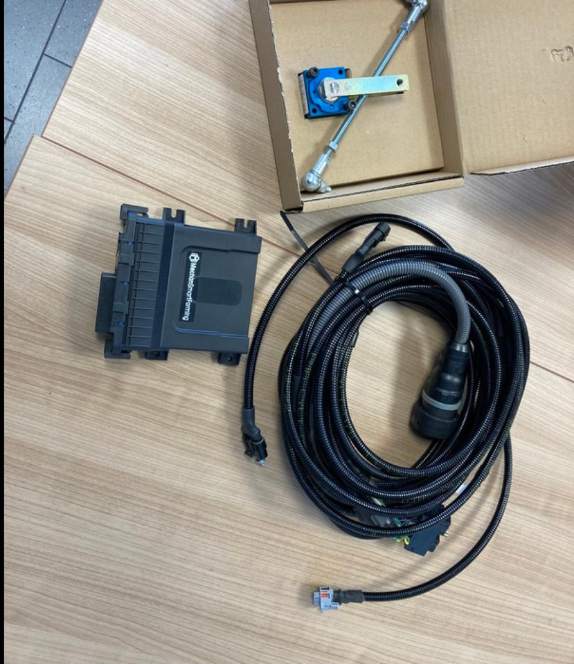 PFLUGSTEUERUNG FÜR FENDT - Equipamento: foto 1 PFLUGSTEUERUNG FÜR FENDT - Equipamento: foto 1