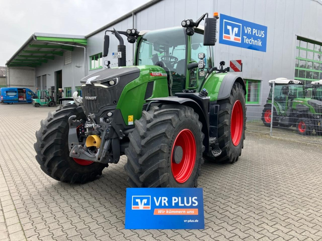 Fendt VARIO 720 - Trator: foto 1 Fendt VARIO 720 - Trator: foto 1