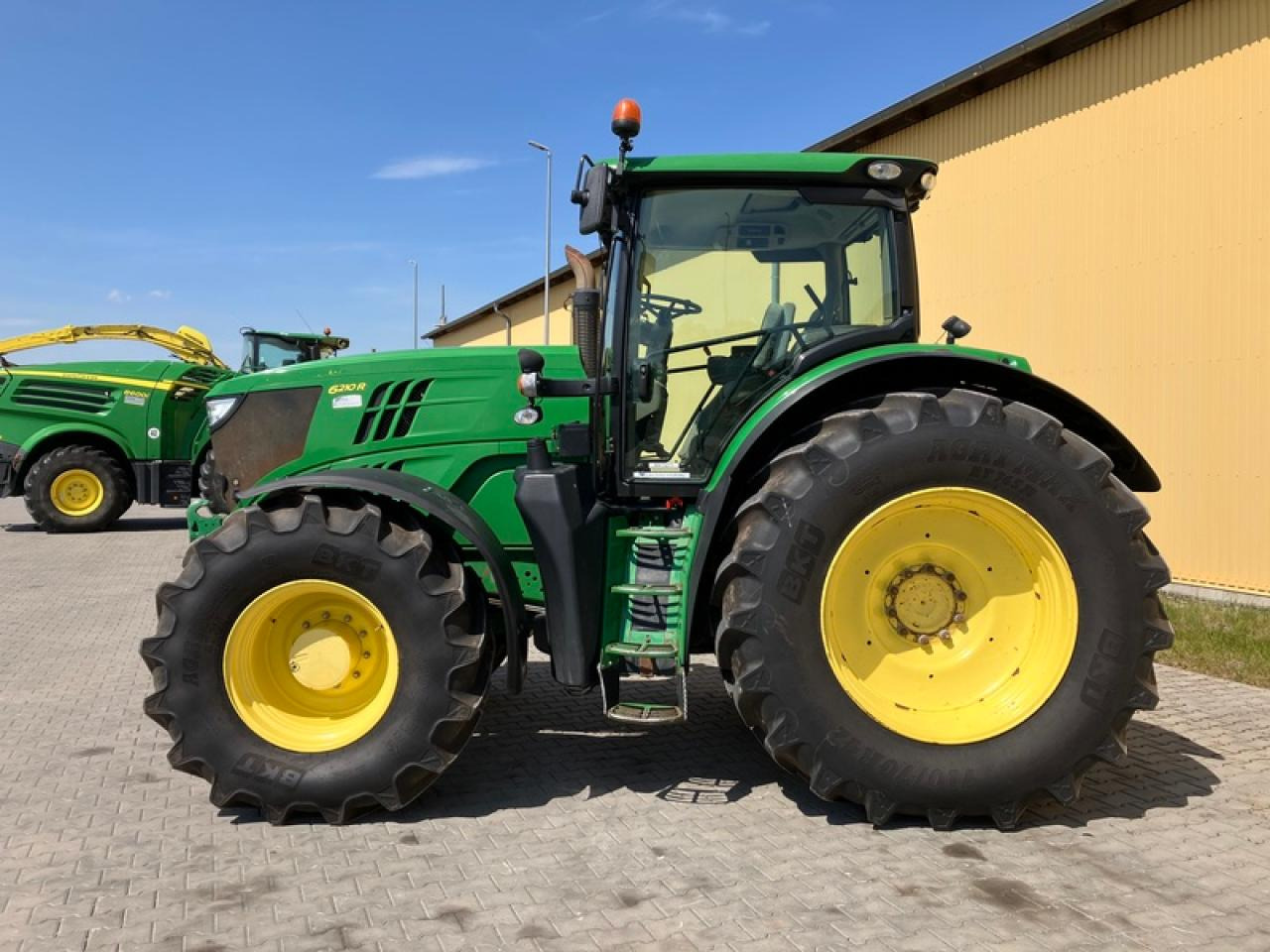 John Deere 6210R AUTOPOWER - Trator: foto 2 John Deere 6210R AUTOPOWER - Trator: foto 2