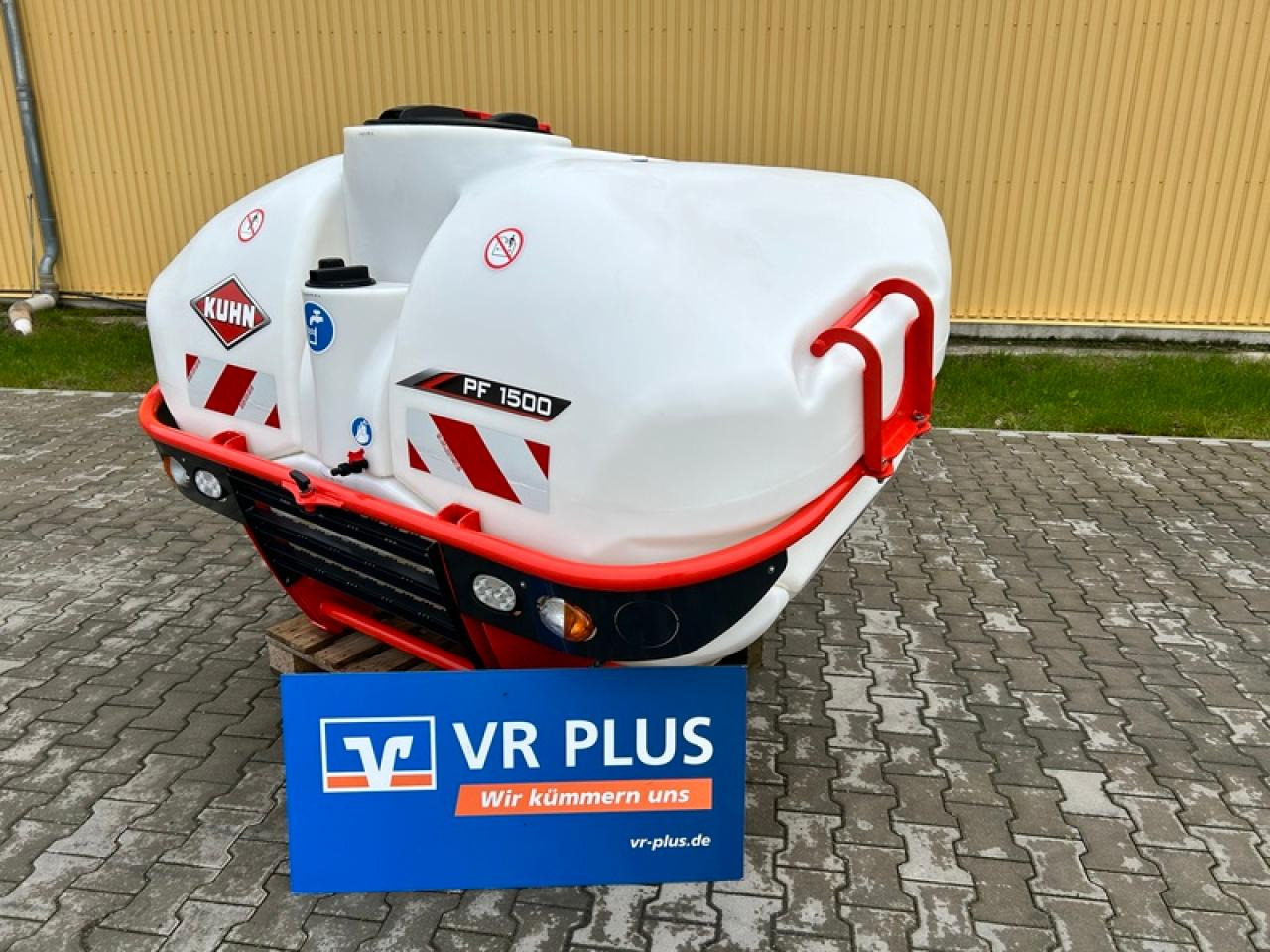 Pulverizador montado Kuhn FRONTTANK PF1500: foto 1
