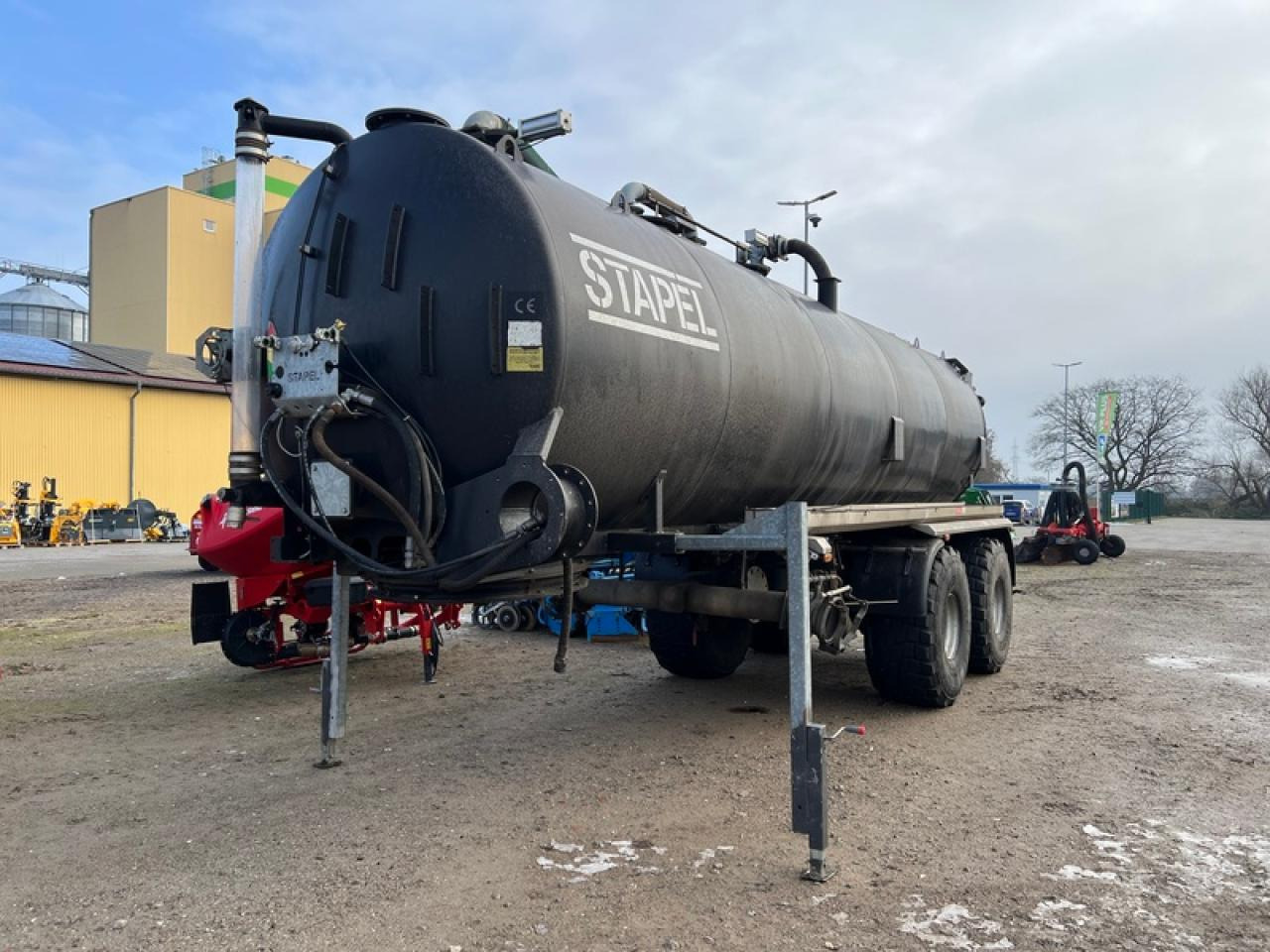 Sonstige / Other SATTELTANKAUFLIEGER STAPEL SAP 26 - Equipamento de fertilização: foto 1 Sonstige / Other SATTELTANKAUFLIEGER STAPEL SAP 26 - Equipamento de fertilização: foto 1