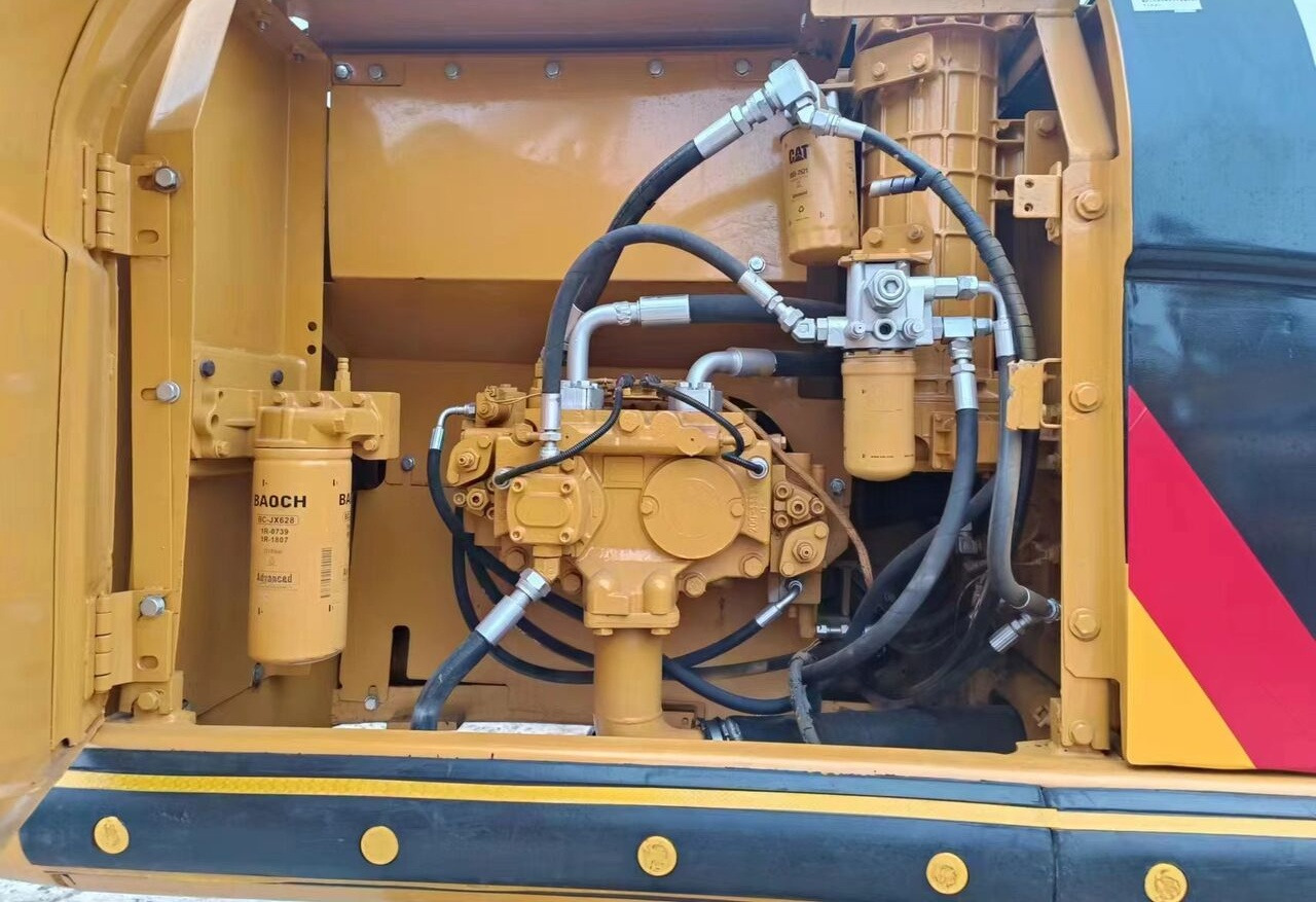 Caterpillar 320D - Escavadeira de rodas: foto 5 Caterpillar 320D - Escavadeira de rodas: foto 5