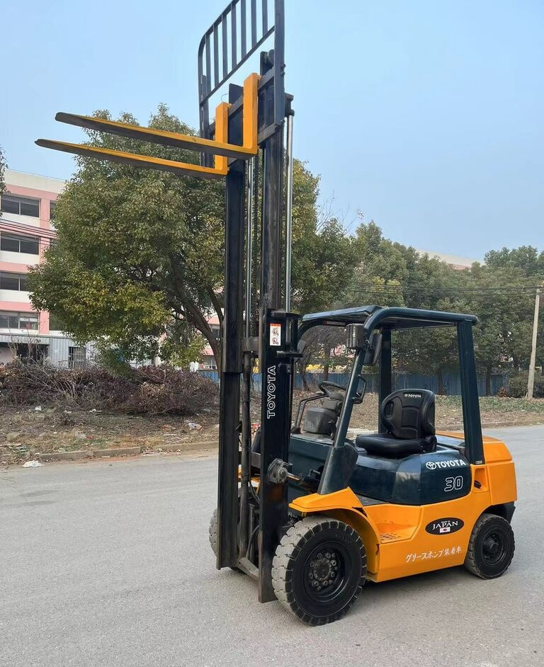Toyota 7FD30 8FD30 7FD35 3ton 5ton forklift for sale - Empilhadeira a diesel: foto 1 Toyota 7FD30 8FD30 7FD35 3ton 5ton forklift for sale - Empilhadeira a diesel: foto 1