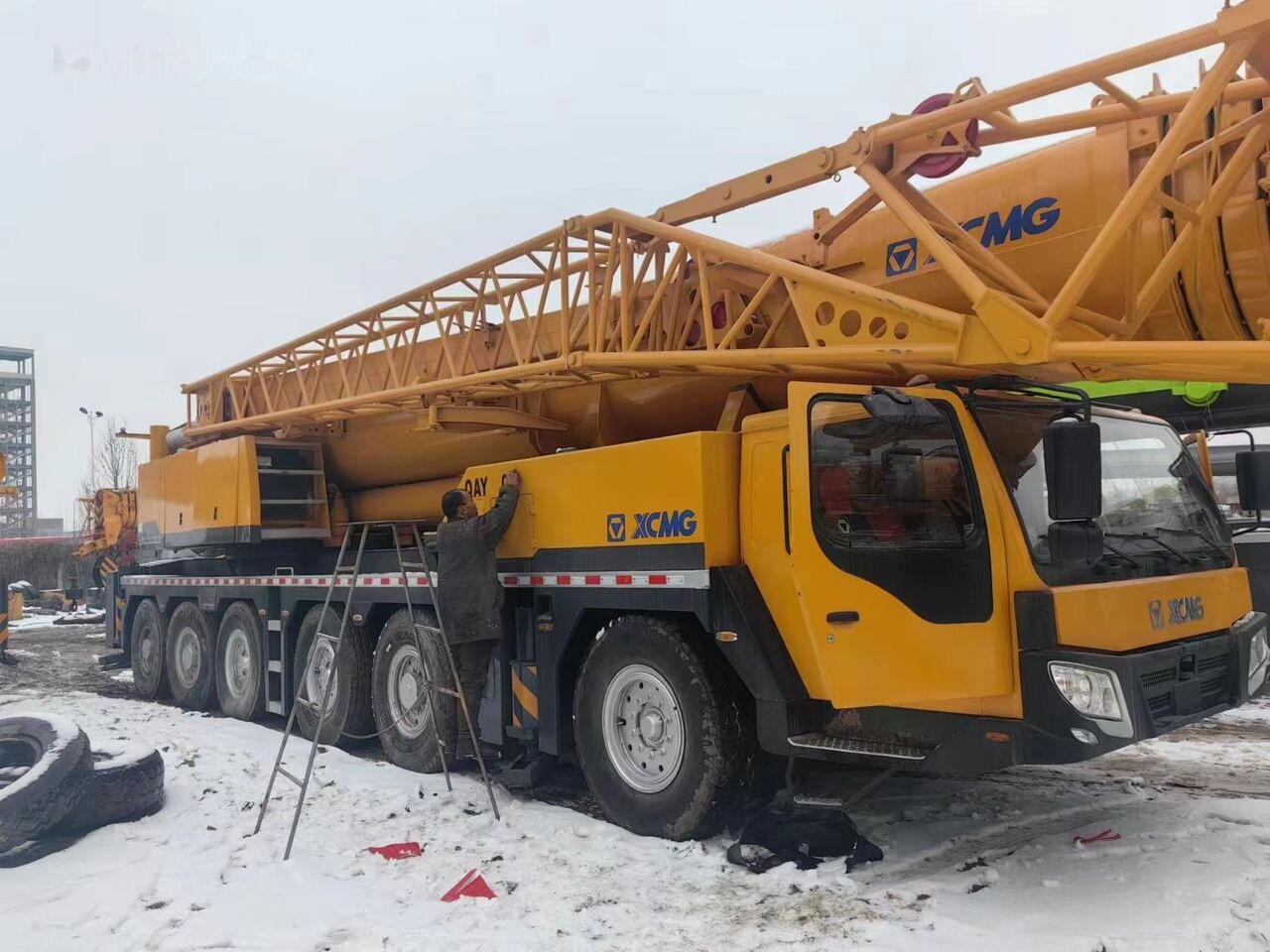 XCMG QAY200 truck crane 25 50 70 80 100 200 mobile crane for sale - Guindaste móvel: foto 1 XCMG QAY200 truck crane 25 50 70 80 100 200 mobile crane for sale - Guindaste móvel: foto 1