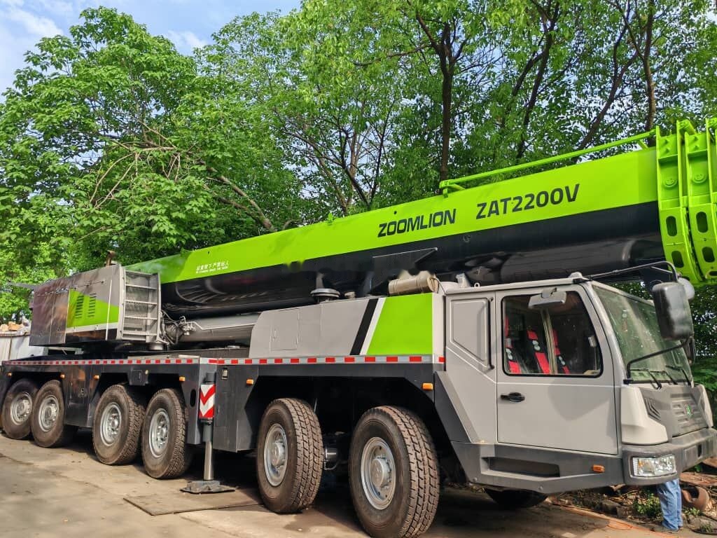 Zoomlion ZTC2200V 220T 220ton - Guindaste móvel: foto 1 Zoomlion ZTC2200V 220T 220ton - Guindaste móvel: foto 1