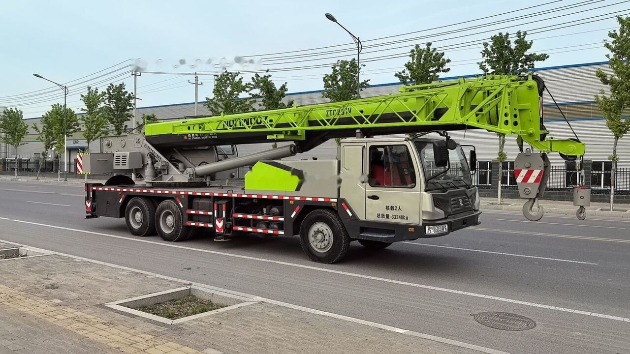 Zoomlion ZTC251V ZTC251V ZTC350 ZTV500 ZTC750 25T 25ton 35ton 50ton - Guindaste móvel: foto 2 Zoomlion ZTC251V ZTC251V ZTC350 ZTV500 ZTC750 25T 25ton 35ton 50ton - Guindaste móvel: foto 2