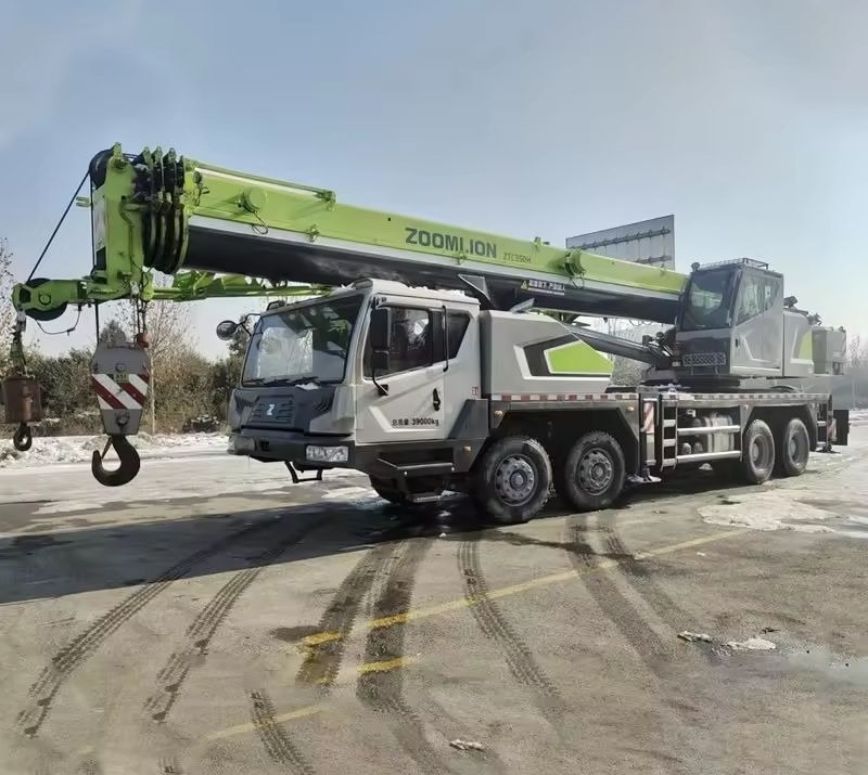 Zoomlion ZTC350 ZTC250 ZTC550 ZTC1000 35t 35ton 50t 70t - Guindaste móvel: foto 1 Zoomlion ZTC350 ZTC250 ZTC550 ZTC1000 35t 35ton 50t 70t - Guindaste móvel: foto 1
