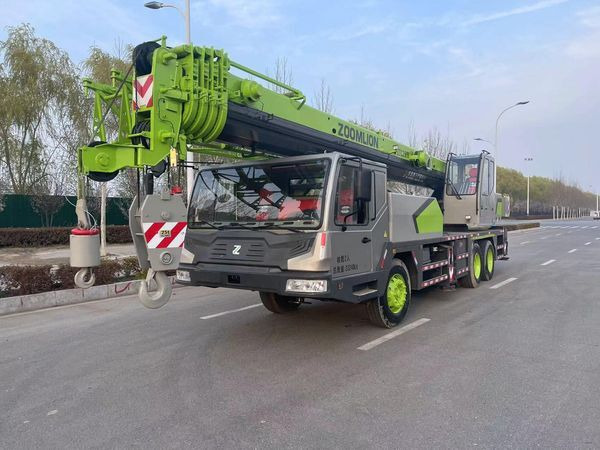 Zoomlion Zoomlion ZTC251V 25 Ton High Quality Mobile Hydraulic Truck Cran - Guindaste móvel: foto 2 Zoomlion Zoomlion ZTC251V 25 Ton High Quality Mobile Hydraulic Truck Cran - Guindaste móvel: foto 2