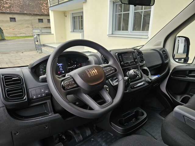 FIAT Ducato 35 MAXI 180 Koffer GFK 2,38 Höhe sofort... - Carrinha de contentor: foto 3 FIAT Ducato 35 MAXI 180 Koffer GFK 2,38 Höhe sofort... - Carrinha de contentor: foto 3