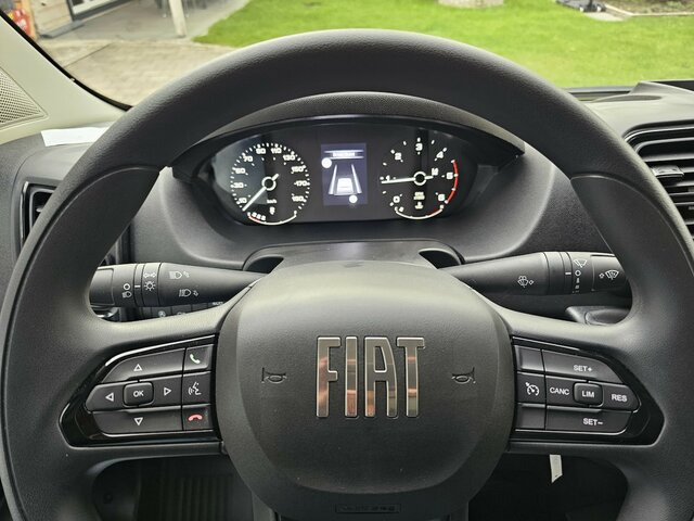 FIAT Ducato 35 MAXI 180 Koffer Kamera 7` TFT sofort - Carrinha de contentor: foto 4 FIAT Ducato 35 MAXI 180 Koffer Kamera 7` TFT sofort - Carrinha de contentor: foto 4