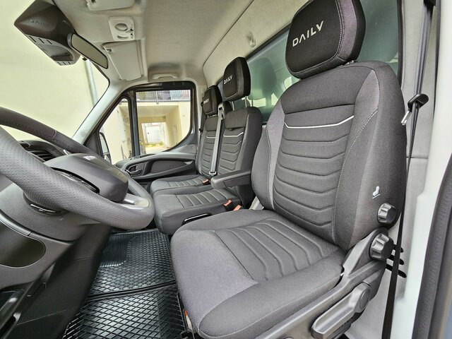 IVECO Daily 35S18 3.0 Pritsche Plane Ladebordwand AHK - Furgão de toldo: foto 2 IVECO Daily 35S18 3.0 Pritsche Plane Ladebordwand AHK - Furgão de toldo: foto 2