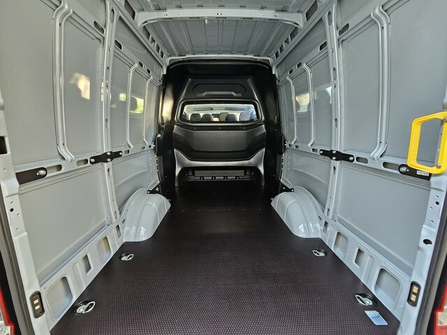 Furgão, Carrinha cabine dupla nuevo IVECO Daily 35S18HA8V DOKA Hi-Matic 12m³ 2xSchiebetür...: foto 29 Furgão, Carrinha cabine dupla nuevo IVECO Daily 35S18HA8V DOKA Hi-Matic 12m³ 2xSchiebetür...: foto 29