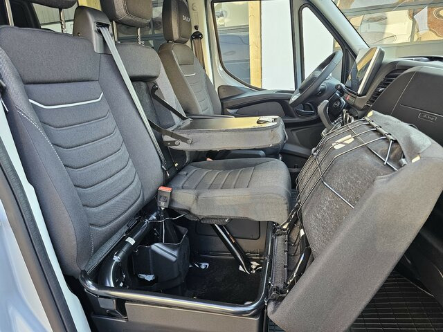 Furgão, Carrinha cabine dupla nuevo IVECO Daily 35S18HA8V DOKA Hi-Matic 12m³ 2xSchiebetür...: foto 18 Furgão, Carrinha cabine dupla nuevo IVECO Daily 35S18HA8V DOKA Hi-Matic 12m³ 2xSchiebetür...: foto 18