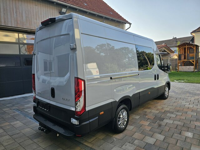 Furgão, Carrinha cabine dupla nuevo IVECO Daily 35S18HA8V DOKA Hi-Matic 12m³ 2xSchiebetür...: foto 34 Furgão, Carrinha cabine dupla nuevo IVECO Daily 35S18HA8V DOKA Hi-Matic 12m³ 2xSchiebetür...: foto 34