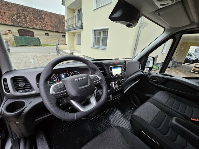 IVECO Daily 35S18HA8V Hi-Matic 16m³ XL LED ACC - Furgão: foto 4 IVECO Daily 35S18HA8V Hi-Matic 16m³ XL LED ACC - Furgão: foto 4