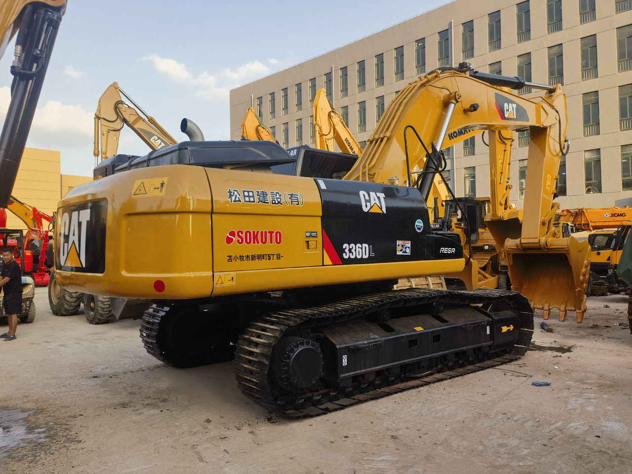 CAT 336DL Excavator - Escavadora de rastos: foto 1 CAT 336DL Excavator - Escavadora de rastos: foto 1