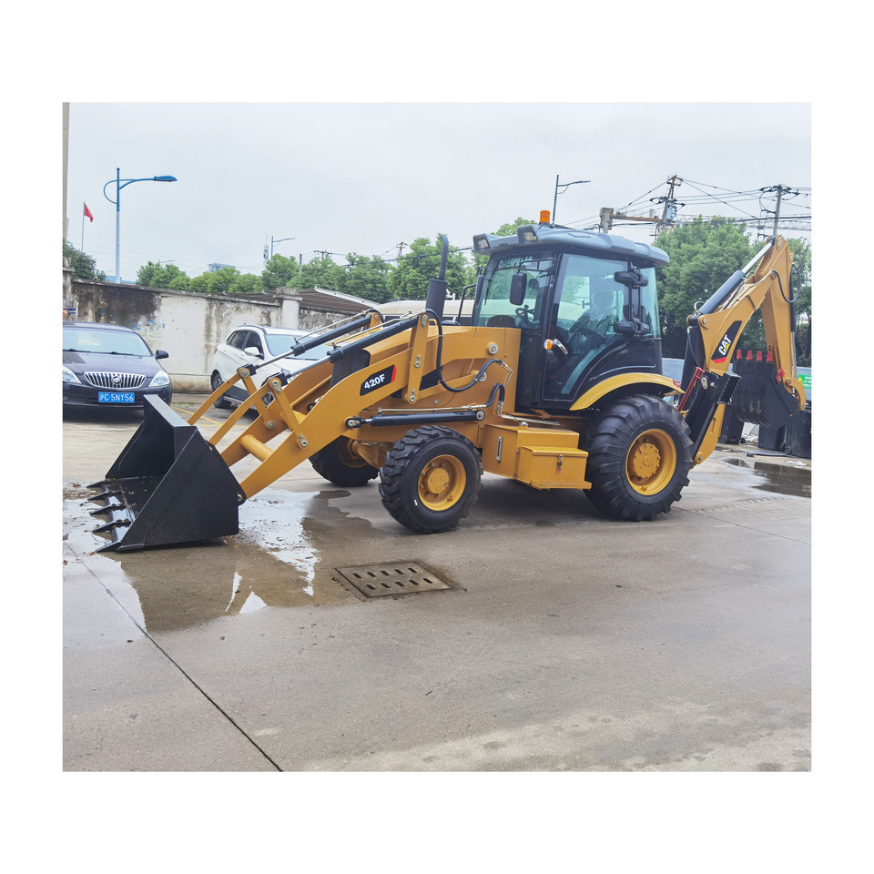 CAT 420F Backhoe Loader - Retroescavadeira: foto 1 CAT 420F Backhoe Loader - Retroescavadeira: foto 1