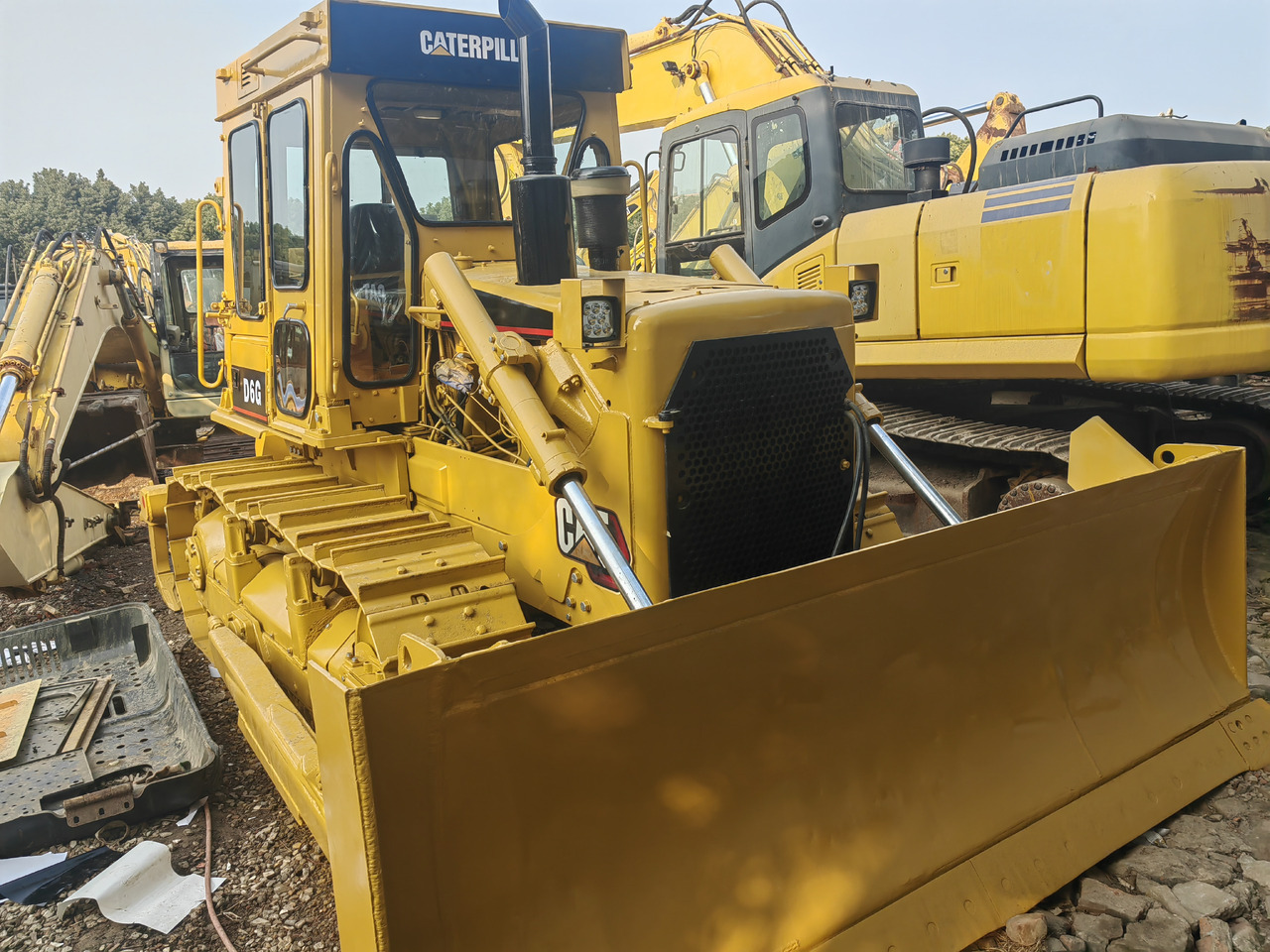 CAT D6G Bulldozer - Buldôzer: foto 4 CAT D6G Bulldozer - Buldôzer: foto 4