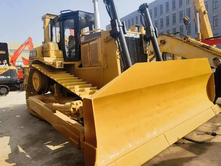 Cheap Price Used CAT Bulldozer machine Japan Caterpillar D7H D7R bulldozer dozer for sale - Buldôzer: foto 4 Cheap Price Used CAT Bulldozer machine Japan Caterpillar D7H D7R bulldozer dozer for sale - Buldôzer: foto 4