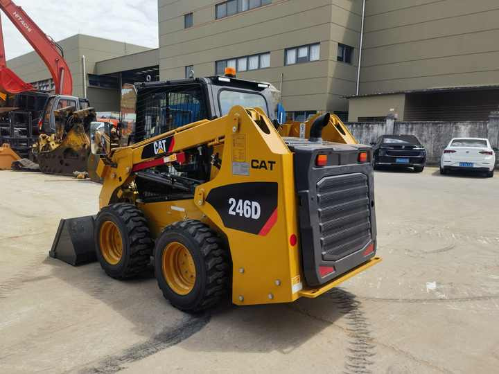 Cheap Price used caterpillar 246d mini skid steer cat 246C 246D hydraulic used skid loaders for sale - Mini carregadeira: foto 3 Cheap Price used caterpillar 246d mini skid steer cat 246C 246D hydraulic used skid loaders for sale - Mini carregadeira: foto 3