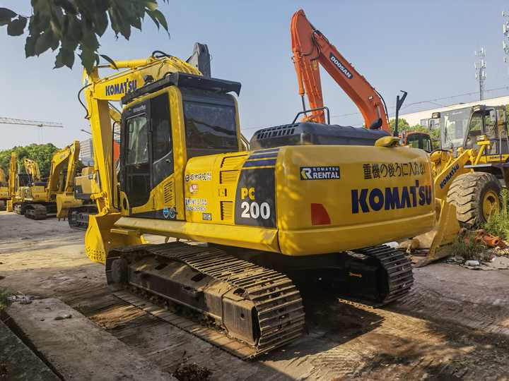 Cheap Used Japan Komatsu PC220-8 second hand excavator PC220 crawler excavator for sale - Escavadora de rastos: foto 2 Cheap Used Japan Komatsu PC220-8 second hand excavator PC220 crawler excavator for sale - Escavadora de rastos: foto 2