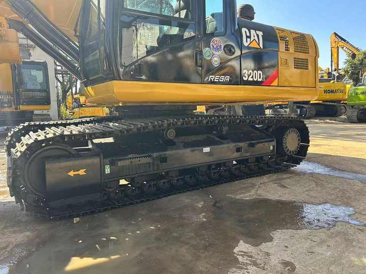 Cheap used excavators machine cat 320d2 for sale caterpillar machinery used excavator caterpillar - Escavadora de rastos: foto 2 Cheap used excavators machine cat 320d2 for sale caterpillar machinery used excavator caterpillar - Escavadora de rastos: foto 2