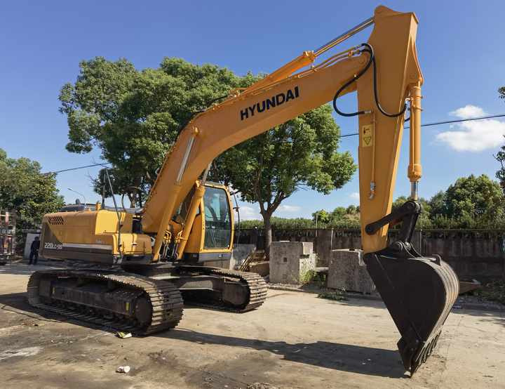 Cheapest price Hyundai 220lc-9s excavator used South Korea Hyundai 220lc-9s excavator in stock - Escavadora de rastos: foto 4 Cheapest price Hyundai 220lc-9s excavator used South Korea Hyundai 220lc-9s excavator in stock - Escavadora de rastos: foto 4