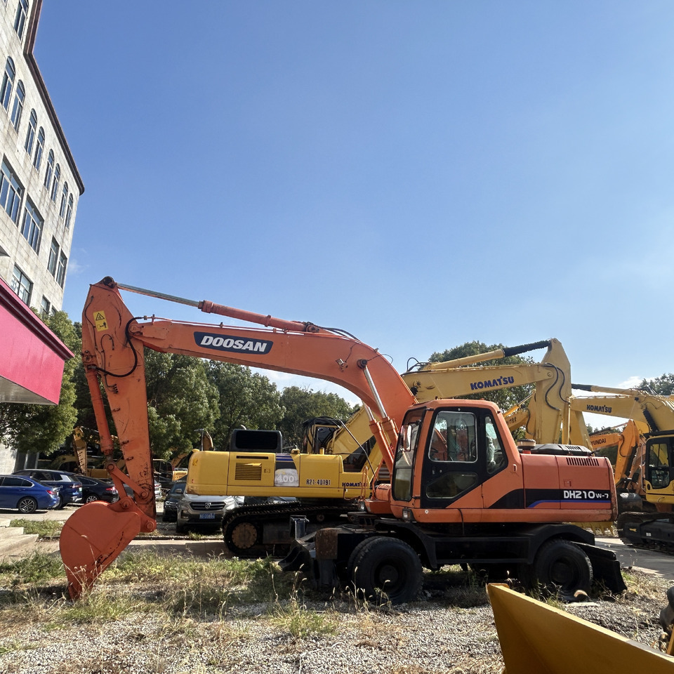 Doosan DH210w-7 wheel excavator - Escavadeira de rodas: foto 4 Doosan DH210w-7 wheel excavator - Escavadeira de rodas: foto 4